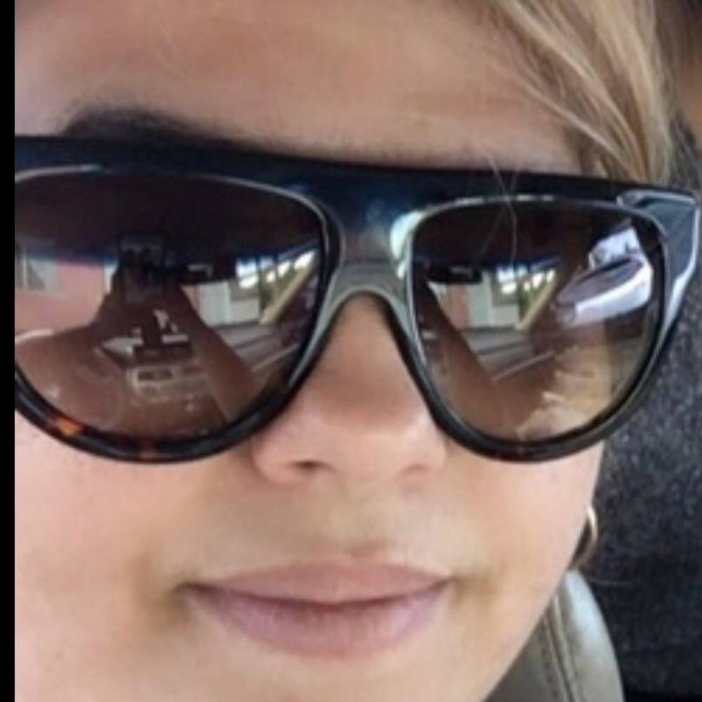 Meet your Posher, Aylin